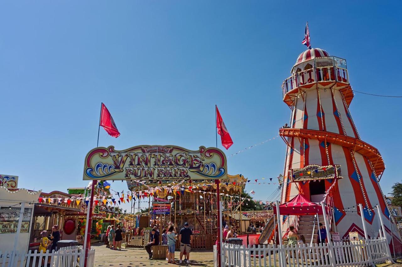 Superb Caravan At Seawick Holiday Park, Sleeps 8 Ref 27202Sw Clacton-on-Sea Exteriér fotografie