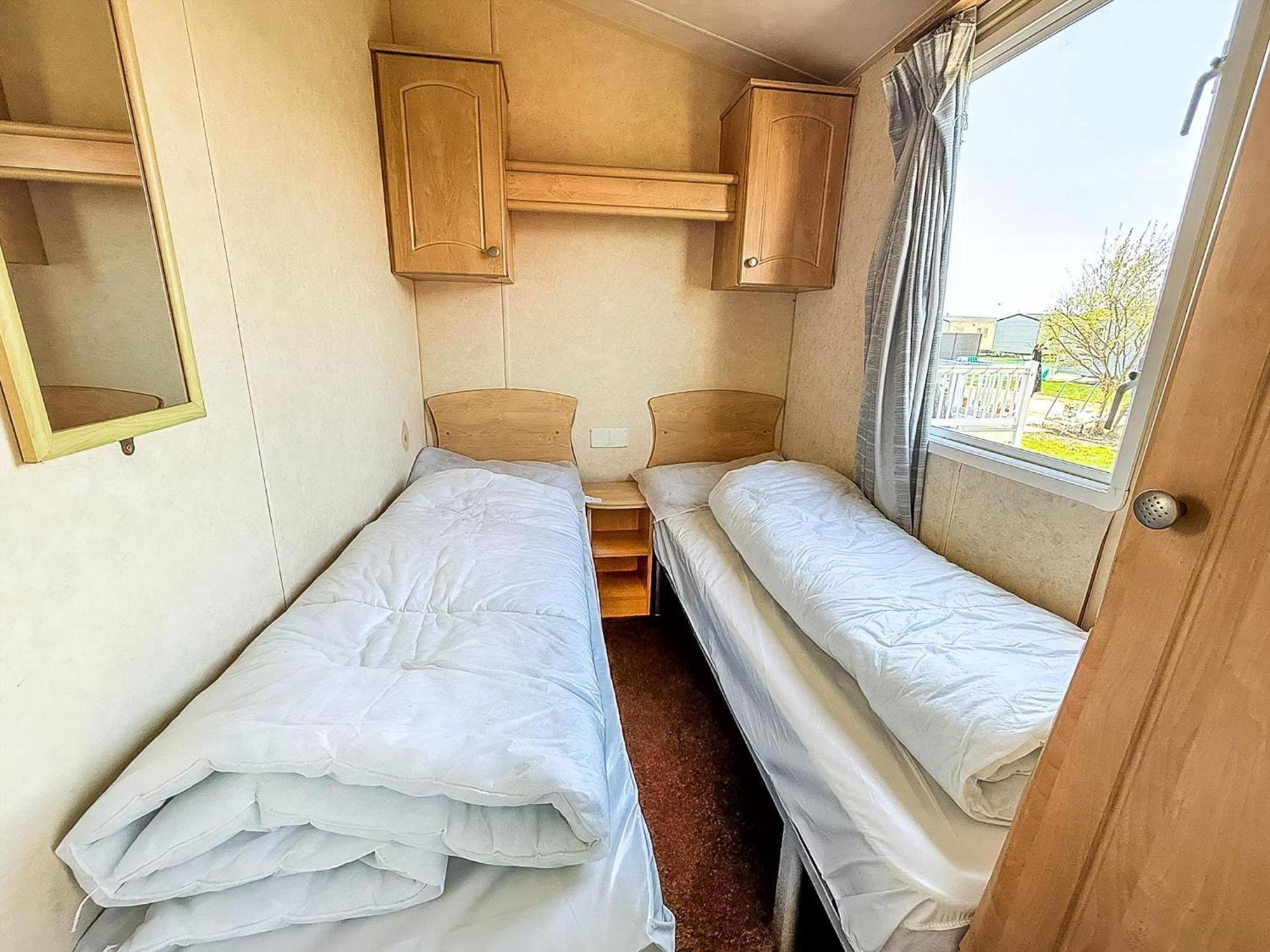 Superb Caravan At Seawick Holiday Park, Sleeps 8 Ref 27202Sw Clacton-on-Sea Exteriér fotografie