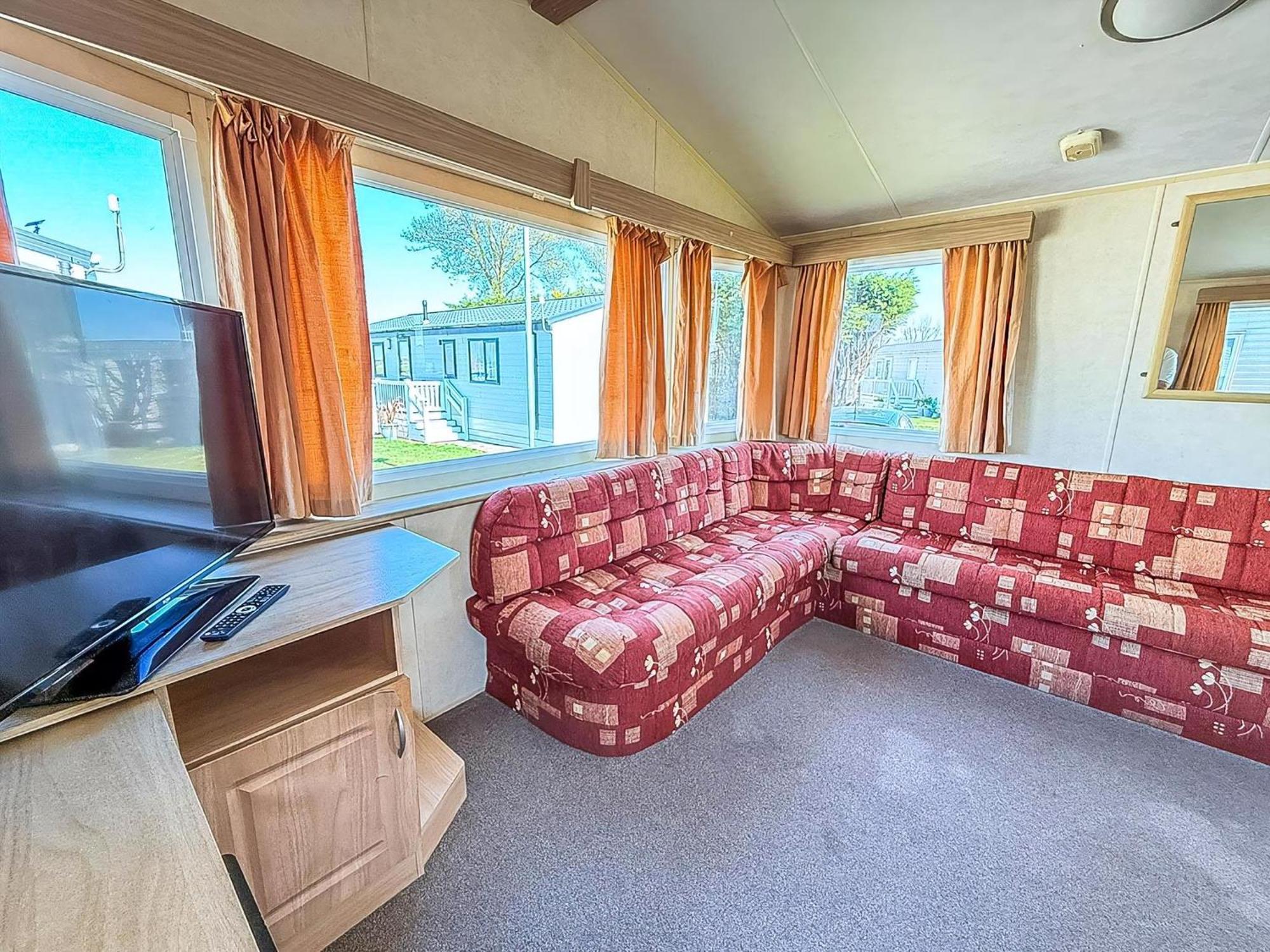 Superb Caravan At Seawick Holiday Park, Sleeps 8 Ref 27202Sw Clacton-on-Sea Exteriér fotografie