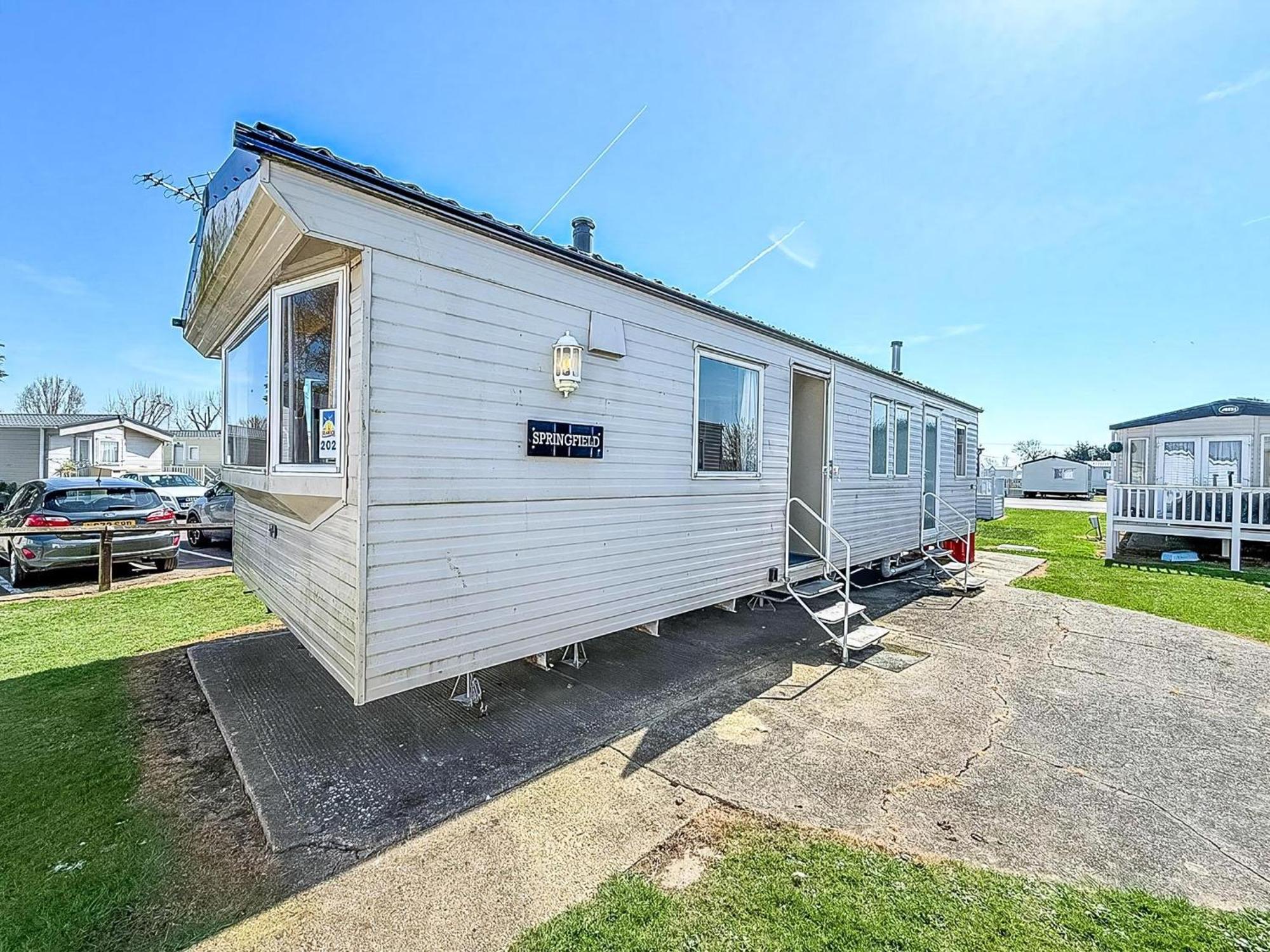 Superb Caravan At Seawick Holiday Park, Sleeps 8 Ref 27202Sw Clacton-on-Sea Exteriér fotografie